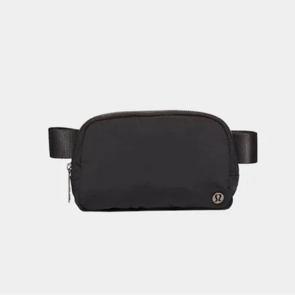 Lululemon Everywhere Belt Bag Black NWT - Picture 7 of 7